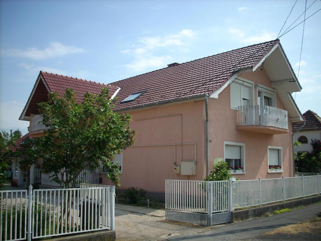 Bundics Vendeghazak Bed & Breakfast Lenti Phòng bức ảnh