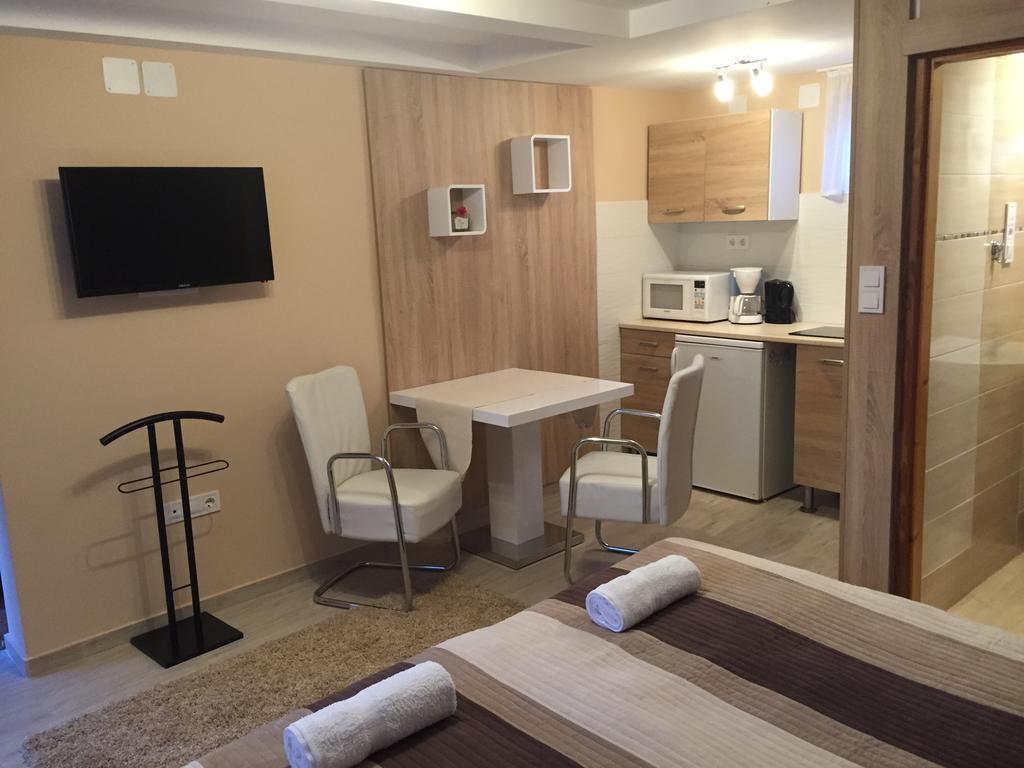 Bundics Vendeghazak Bed & Breakfast Lenti Ngoại thất bức ảnh